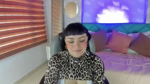 Snapshot of antonela_vargas chatting on January 16, 2026, 12:53 pm Anto online show from January 16, 2026, 12:53 pm