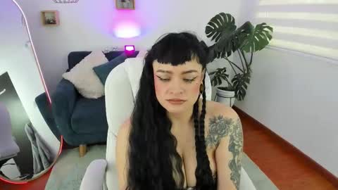 Snapshot of antonela_vargas chatting on February 3, 2026, 12:21 pm Anto online show from February 3, 2026, 12:21 pm
