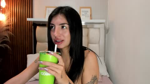 Snapshot of antonella__rouse chatting on December 20, 2024, 10:11 pm Antonella online show from December 20, 2024, 10:11 pm