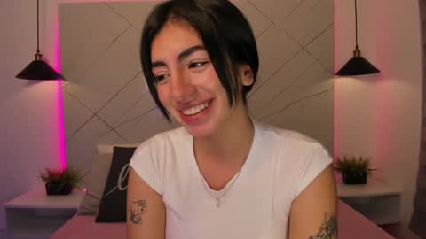 Snapshot of antonella__rouse chatting on February 17, 2025, 11:42 pm Antonella online show from February 17, 2025, 11:42 pm