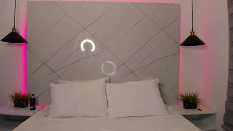 Snapshot of antonella__rouse chatting on February 28, 2025, 12:10 am Antonella online show from February 28, 2025, 12:10 am