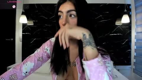 Snapshot of antonella__rouse chatting on March 10, 2025, 8:23 pm Antonella online show from March 10, 2025, 8:23 pm