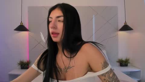 Snapshot of antonella__rouse chatting on October 2, 2025, 9:22 pm Antonella online show from October 2, 2025, 9:22 pm