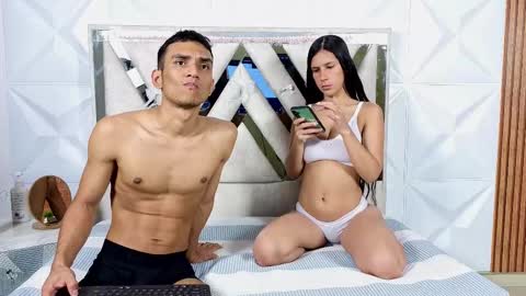 Snapshot of antonella_and_axel chatting on October 29, 2025, 4:59 am Antonella 20 Axel 23 online show from October 29, 2025, 4:59 am