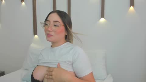 Snapshot of antonella_cutie_ chatting on February 5, 2025, 3:09 pm A N T O N E L L A online show from February 5, 2025, 3:09 pm