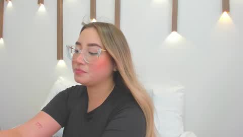 Snapshot of antonella_cutie_ chatting on February 21, 2025, 4:48 pm A N T O N E L L A online show from February 21, 2025, 4:48 pm