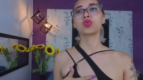 Antonella online show from June 3, 2026, 11:35 am
