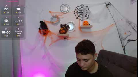 Snapshot of antonella_n_brian chatting on October 27, 2025, 7:07 pm Antonella y Brian online show from October 27, 2025, 7:07 pm