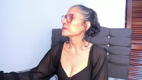 antonella_rizzo01 online show from May 6, 2026, 10:48 pm