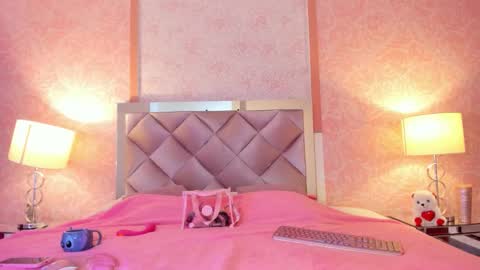 Snapshot of antonella_rossi24 chatting on September 15, 2025, 7:47 pm Antonella Rossi online show from September 15, 2025, 7:47 pm