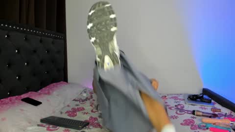 help me reach 100 likes babe online show from December 13, 2024, 6:00 am