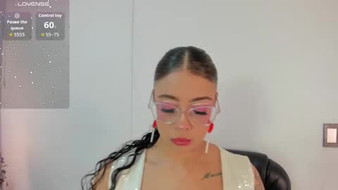 Snapshot of antonellepiercee chatting on September 20, 2025, 11:33 am A N T O N E L L E online show from September 20, 2025, 11:33 am