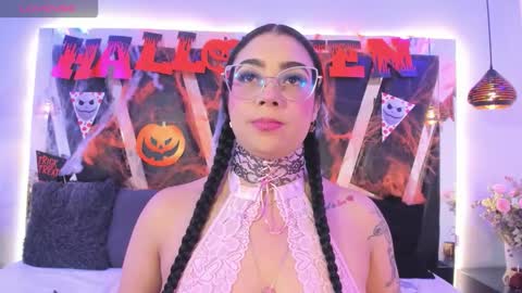 Snapshot of antonellepiercee chatting on October 19, 2025, 11:22 am A N T O N E L L E online show from October 19, 2025, 11:22 am