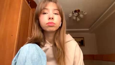 Snapshot of antonettabunyan chatting on February 27, 2026, 10:04 am Serena online show from February 27, 2026, 10:04 am