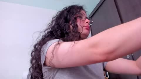 Snapshot of antoniart_ chatting on December 12, 2024, 5:20 am Antonia online show from December 12, 2024, 5:20 am