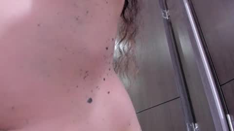 Snapshot of antoniart_ chatting on December 16, 2024, 9:14 am Antonia online show from December 16, 2024, 9:14 am