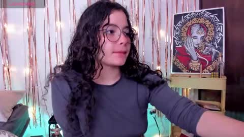 Snapshot of antoniart_ chatting on January 3, 2025, 2:43 am Antonia online show from January 3, 2025, 2:43 am