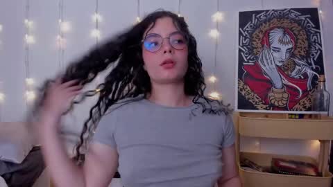 Snapshot of antoniart_ chatting on February 11, 2025, 3:08 am Antonia online show from February 11, 2025, 3:08 am