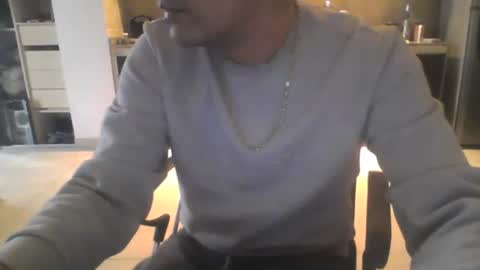 antoniorios33 online show from April 28, 2026, 11:26 am