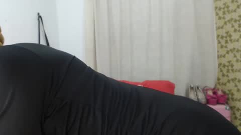 Snapshot of antony_2024 chatting on February 17, 2025, 7:53 pm karol y antony online show from February 17, 2025, 7:53 pm