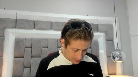 Snapshot of antthony_kings chatting on November 3, 2025, 9:16 pm Anthony King online show from November 3, 2025, 9:16 pm