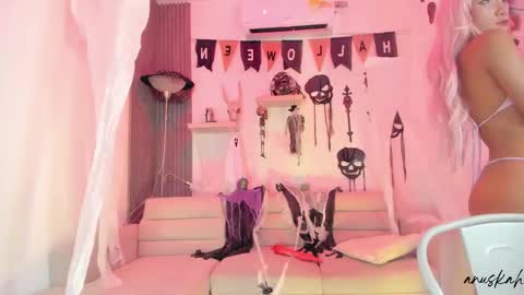 Snapshot of anuskah chatting on October 13, 2025, 5:35 pm Ana online show from October 13, 2025, 5:35 pm