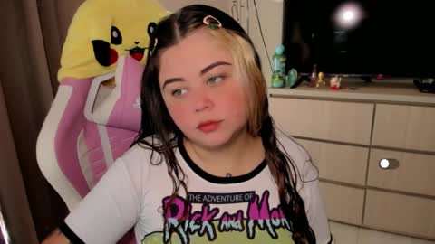   Independent model  online show from March 22, 2026, 3:59 pm