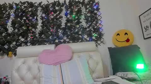 Snapshot of any_mour chatting on January 15, 2025, 4:32 pm any mour online show from January 15, 2025, 4:32 pm