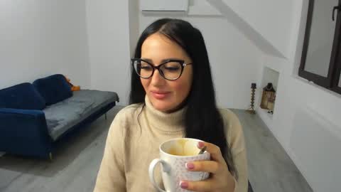 Anya online show from December 23, 2025, 4:43 am