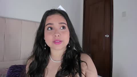I am Anya online show from January 3, 2025, 6:01 am