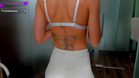 Anya online show from December 19, 2024, 3:19 pm