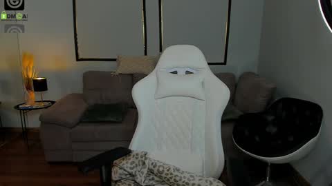 Anya online show from December 4, 2025, 1:42 pm