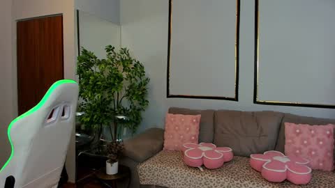 Anya online show from March 26, 2026, 1:28 pm