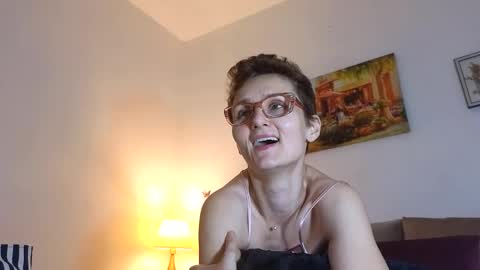 Snapshot of anyaros chatting on February 17, 2026, 10:05 pm Anyaros online show from February 17, 2026, 10:05 pm