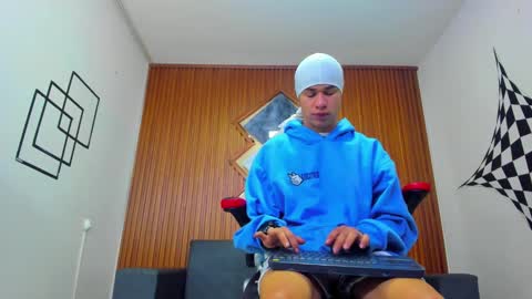 Snapshot of anyelo_sexyhot chatting on January 23, 2025, 11:26 am anyelo_sexyhot online show from January 23, 2025, 11:26 am