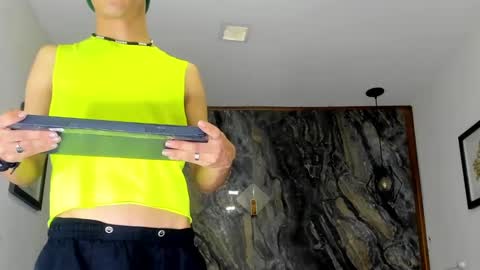 Snapshot of anyelo_sexyhot chatting on January 27, 2025, 11:43 am anyelo_sexyhot online show from January 27, 2025, 11:43 am