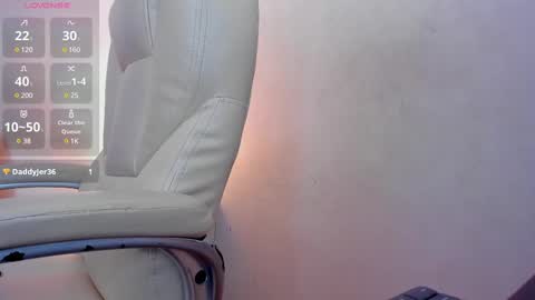 Snapshot of anyi_restrepo chatting on February 11, 2025, 3:29 pm Anyi online show from February 11, 2025, 3:29 pm