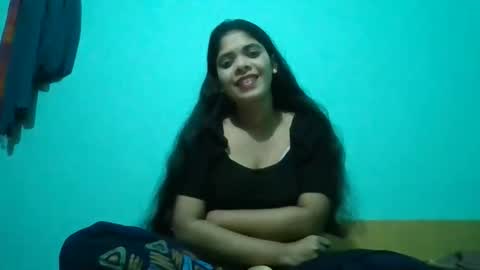 Snapshot of apa142817 chatting on March 2, 2026, 9:05 am Aparalux online show from March 2, 2026, 9:05 am