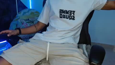 Snapshot of aphal_hot23 chatting on September 24, 2025, 11:24 am aphal_hot23 online show from September 24, 2025, 11:24 am