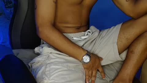 Snapshot of aphal_hot23 chatting on October 6, 2025, 5:43 pm aphal_hot23 online show from October 6, 2025, 5:43 pm