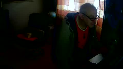 Snapshot of aphextwin72 chatting on December 1, 2025, 7:35 am aphextwin72 online show from December 1, 2025, 7:35 am