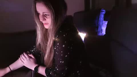 Shy Happy Pair online show from September 27, 2025, 7:24 am