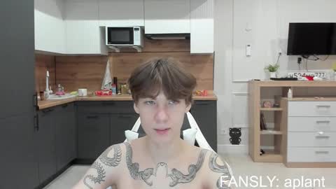 Snapshot of aplant_ chatting on February 1, 2026, 9:13 pm aplant_ online show from February 1, 2026, 9:13 pm