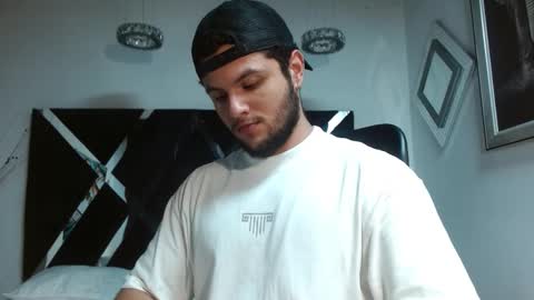 Snapshot of apolo_klein1 chatting on October 10, 2025, 7:51 am Apolo online show from October 10, 2025, 7:51 am