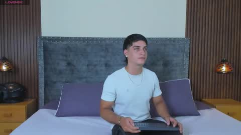 Apolo online show from November 7, 2025, 7:25 pm