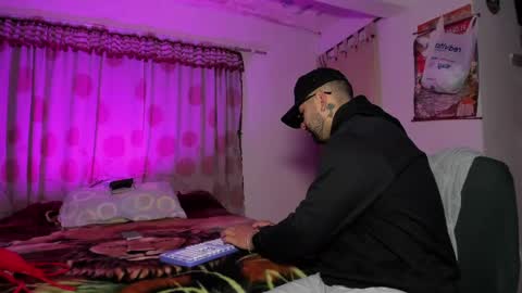 Lola  Apolo online show from April 19, 2026, 5:18 am