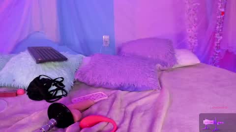 Snapshot of apple_of_pleasure chatting on April 16, 2026, 9:39 pm Lily online show from April 16, 2026, 9:39 pm