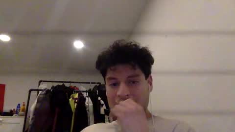 applejuice18 online show from January 1, 2025, 10:54 am