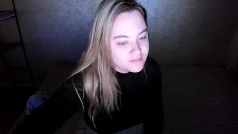 appleyummybuns online show from October 30, 2025, 1:29 am