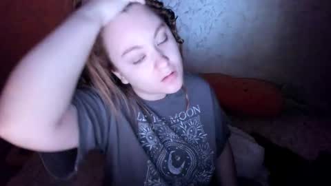 appleyummybuns online show from January 8, 2026, 4:04 am